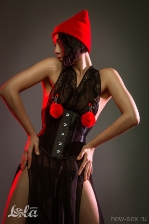 Серебристые зажимы на соски с пушистыми мягкими украшениями Party Hard Angelic