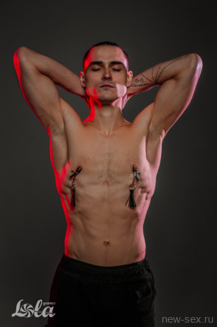 Металлические зажимы на соски с игривыми кисточками Party Hard Sweet Escape