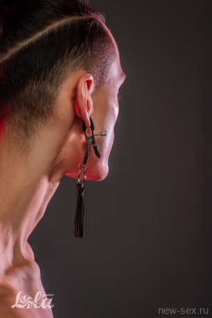 Металлические зажимы на соски с игривыми кисточками Party Hard Sweet Escape