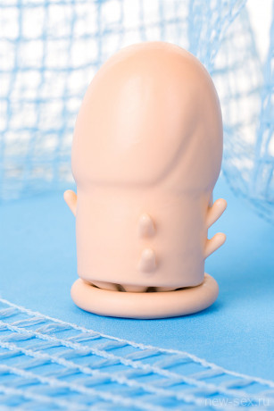 Насадка телесного цвета для увеличения размера с усиками XLover Increase