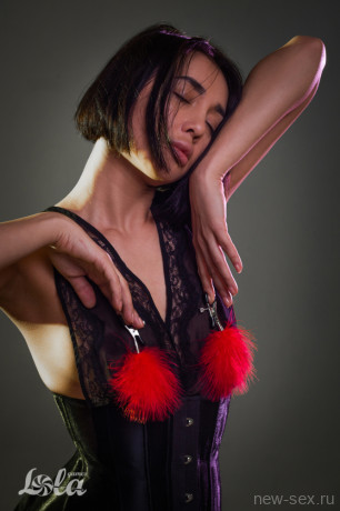 Оригинальный зажимы на соски украшенные пушком Party Hard Euphoric