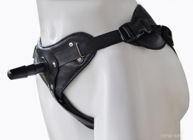 Женские страпон трусики с реалистичной насадкой и вагинальной пробкой Sara