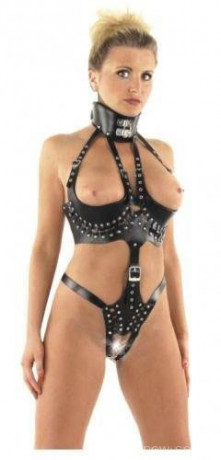 Женская сбруя из кожи Королева