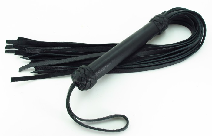 Черная многохвостовая плеть с жесткой рукояткой Турецкие головы