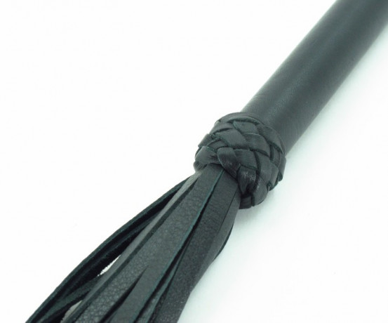 Черная многохвостовая плеть с жесткой рукояткой Турецкие головы