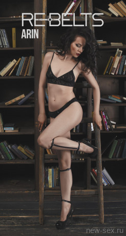 Кожаные ремни гартеры на ноги