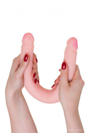 Двухсторонний фаллоимитатор Lesbi