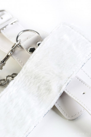 Регулируемые белые наручники из кожи с мягкой подкладкой TOYFA Theatre