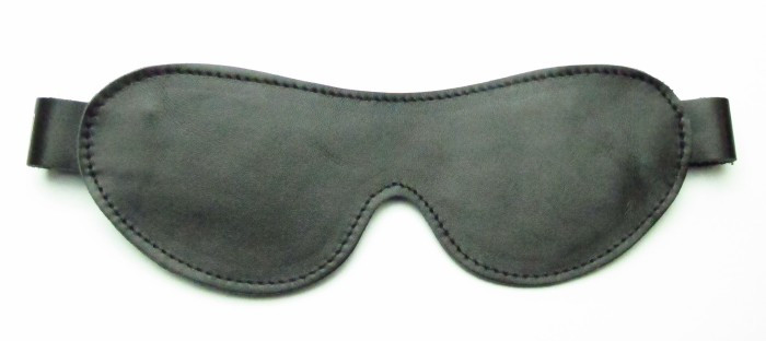 Маска на глаза из гладкой мягкой кожи