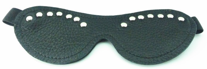 Маска из кожи декорированная заклепками