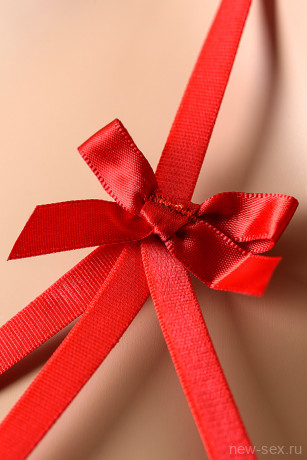 Боди из эластичной сетки и кружева красного цвета с открытой попкой Candy Girl