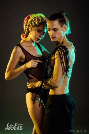 БДСМ плеть из ПВХ с удобной рукояткой с петлей Party Hard Temptation