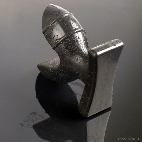 Большая черная анальная пробка с двумя лепестками