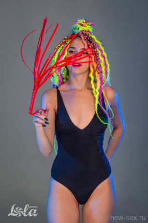 Изящная длинная плеть для БДСМ игр Party Hard Risque