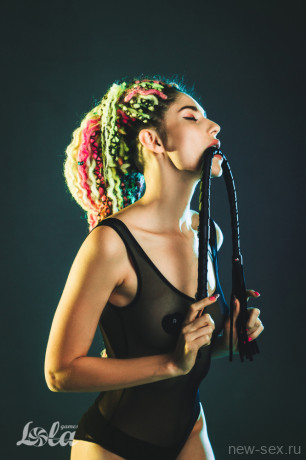 Стильный черный плетеный кнут Party Hard Royal