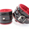 Наручники лакированные кожаные