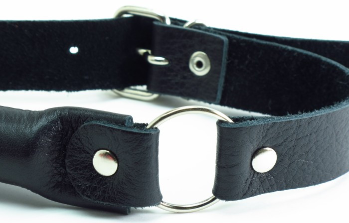 Кляп трензель из кожи