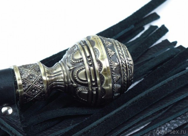 Плеть с металлической рукояткой