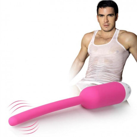 Тонкий вибростимулятор для уретральных игр