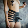Оригинальные женские трусики юбка для страпона из ремней No Mercy Roughly