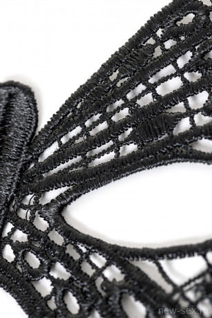 Маска из кружева для загадочного образа Бабочка