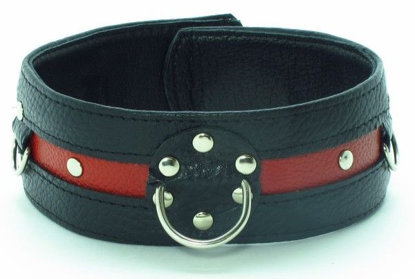 Ошейник черно красный на пряжке