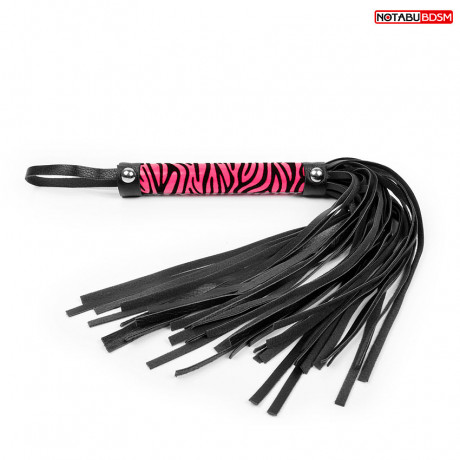 Изящная плеть из длинных хвостов и удобной декорированной рукоятки