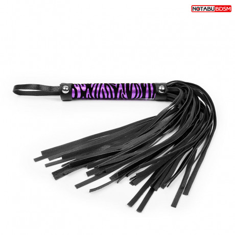 Изящная плеть из длинных хвостов и удобной декорированной рукоятки