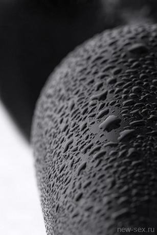 Анальная пробка из черного стекла с гладкой поверхностью Sexus Glass