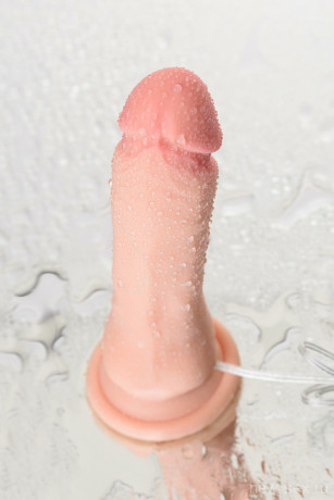 Телесный вибратор с мощной присоской и 7 режимами вибрации RealStick Elite Vibro