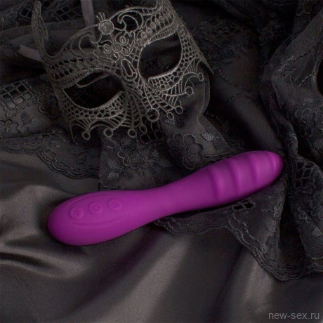 Водонепроницаемый вибростимулятор с функцией нагрева до 40 градусов Capella