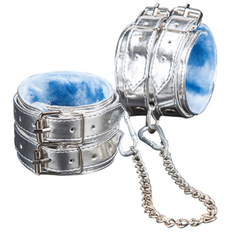 Оковы с мехом на руки