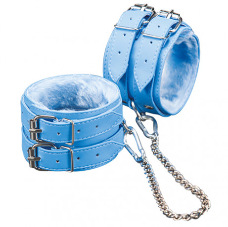 Оковы с мехом на руки