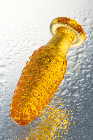 Рельефная анальная пробка желтого цвета Sexus Glass