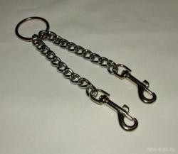 Цепь с центральным кольцом и карабинами по обе стороны