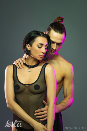 Стильный тонкий ошейник красно-черного цвета с кольцом Party Hard Cabaret