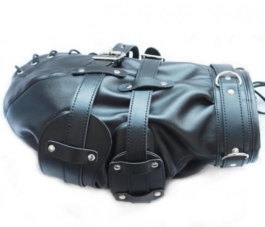 Глухой шлем с кляпом фаллосом и очками