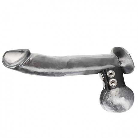 Хомут-утяжка для мошонки из кожи на клепках SNAP BALL STRETCHER