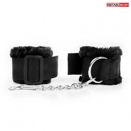 Черные меховые наручники для эротических забав